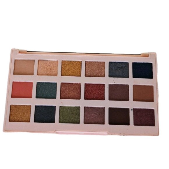 BUNDLE OF MAKEUP BLUSH, PALETTES, LIPLINER, EYESHADOW AND MORE - Picture 12 of 16